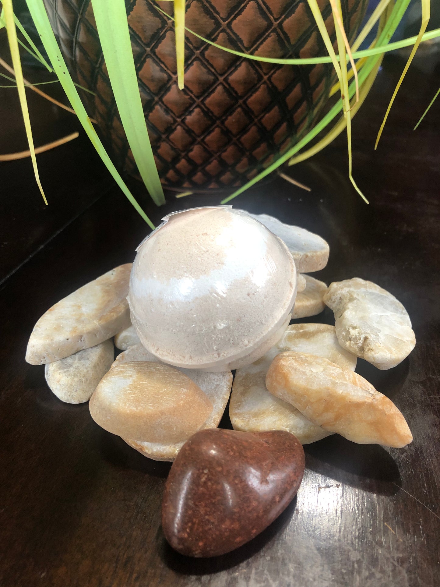 Gardenia Stone: Almond Coconut Bath Bomb